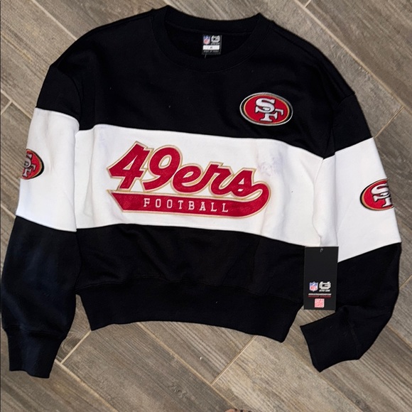NFL Other - NFL 49ers Black and White Crewneck Sweater